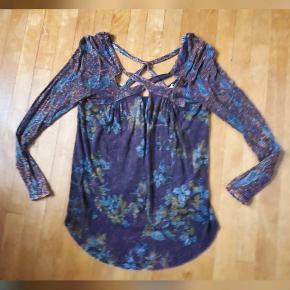 Gimmicks Plum Floral Top